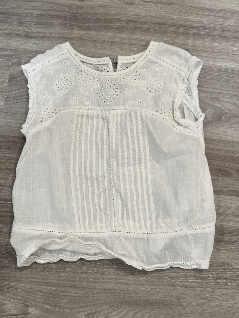 Abercrombie & Fitch White sleeveless blouse